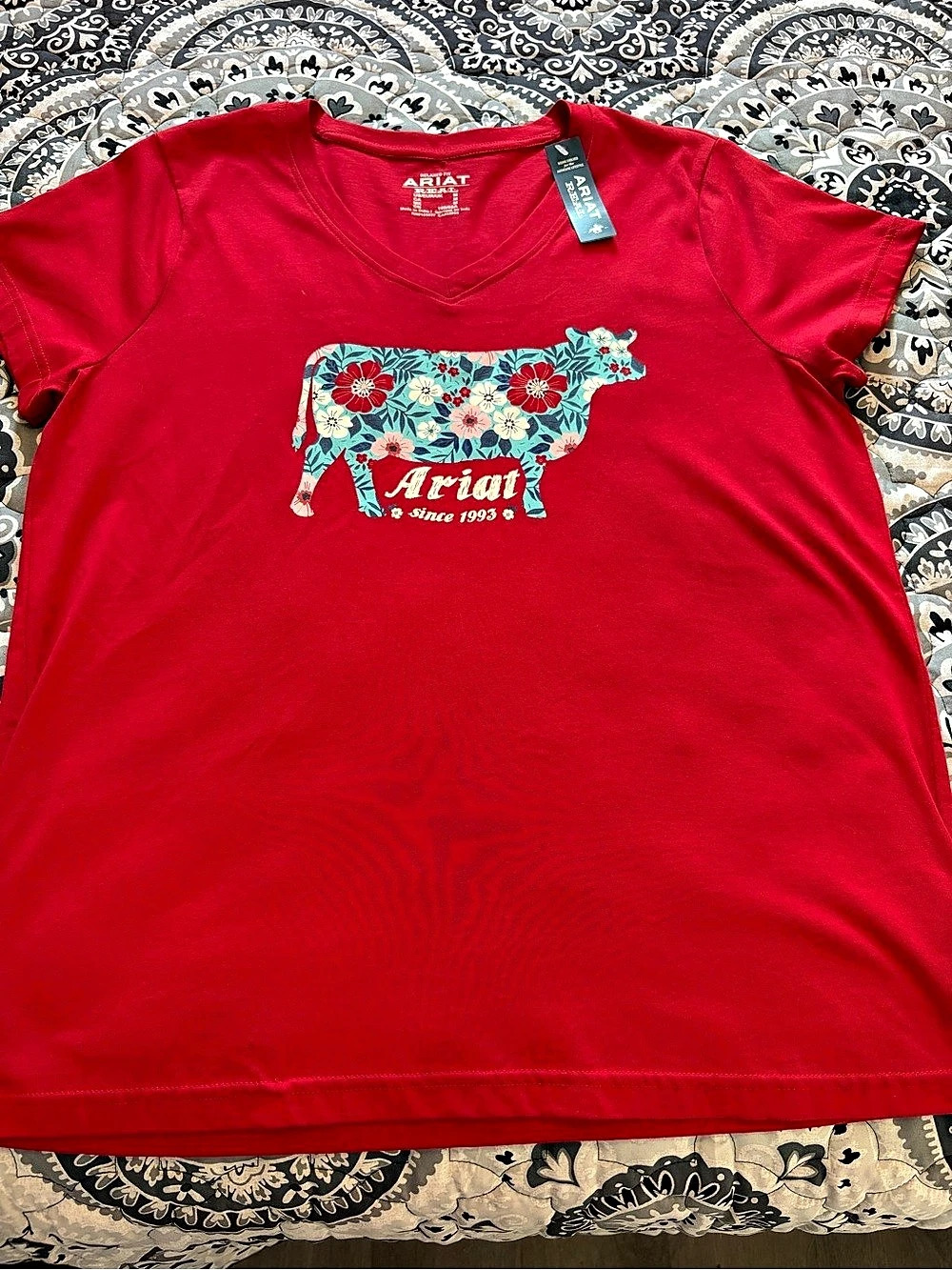 Ariat Floral V-Neck Tee Red & Blue Medium NWT